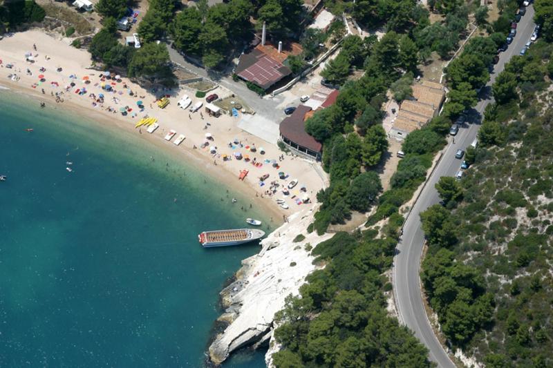 ホテル Baia Di Campi ヴィエステ エクステリア 写真